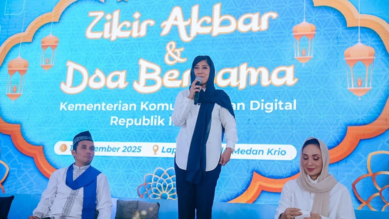 Pemulihan Jaringan Sumut Capai 97 Persen, Menkomdigi Dampingi Warga Terdampak Banjir di Deli Serdang