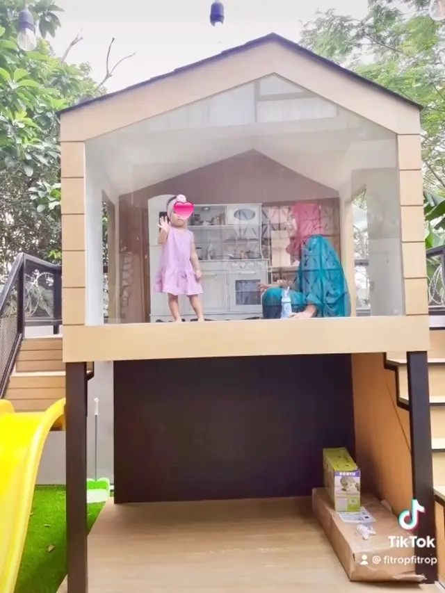 Playground Fitri Tropica