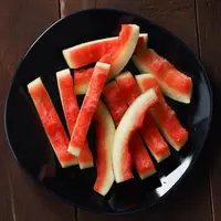 ilustrasi kulit semangka/copyright by SherSor from Shutterstock