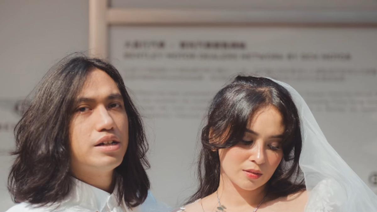 Baru Terungkap! Ayushita Menikah dengan Gerald Situmorang, Tampil Menawan dengan Dress Pengantin Vintage