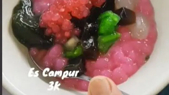 Ada Aneka Jajanan di Bali yang Bisa Dibeli Cuma Bermodalkan Rp10 Ribu