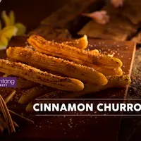 Buat kamu yang suka ngemil makanan yang manis-manis, bikin Cinnamon Churros yuk di rumah. (Foto: Bintang.com/Daniel Kampua, Digital Imaging: Bintang.com/Muhammad Iqbal Nurfajri)