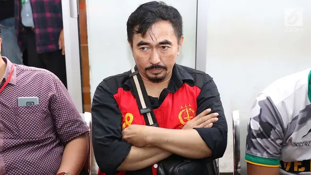 [Bintang]  Gatot Brajamusti