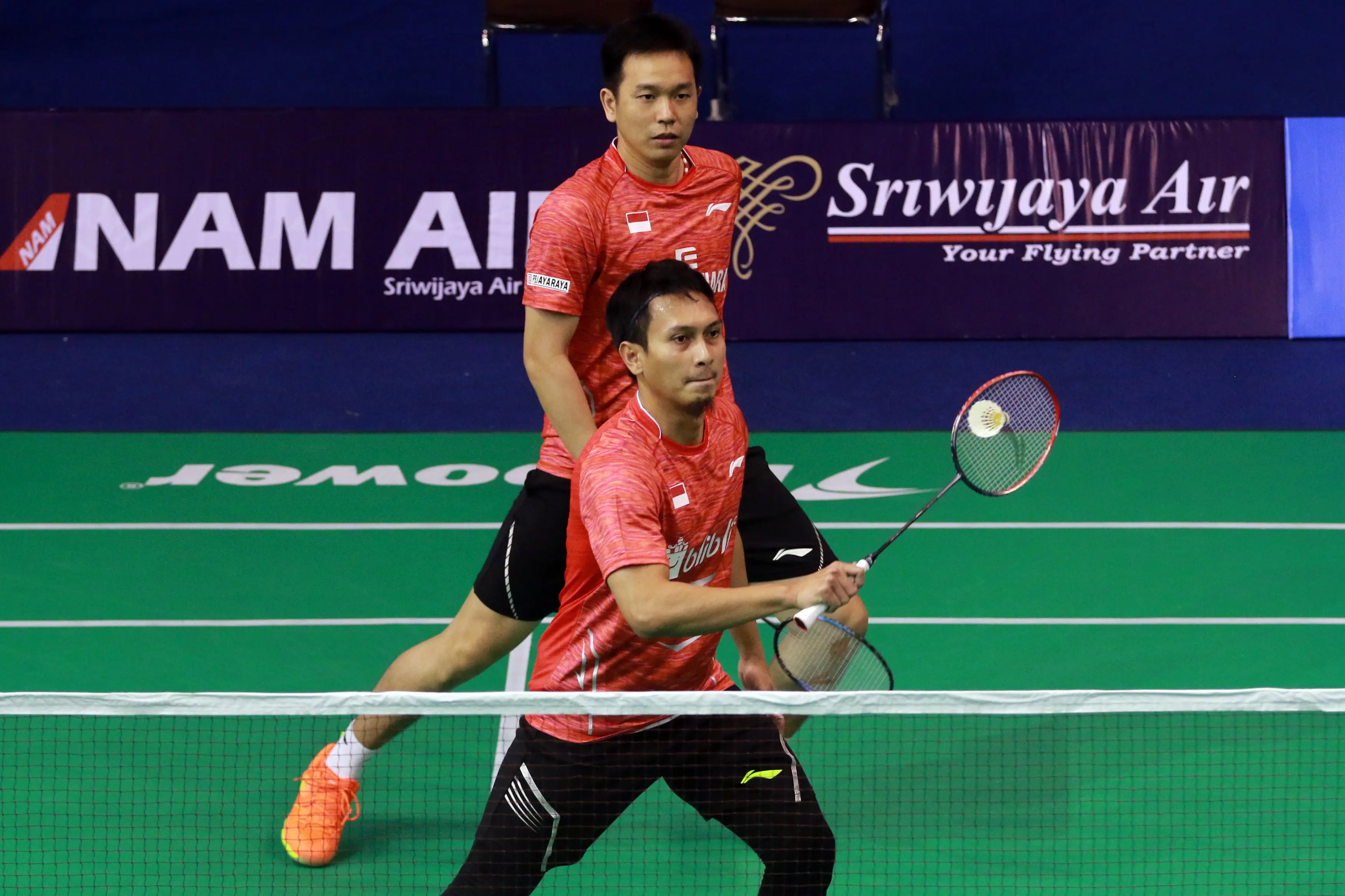 Hendra Setiawan (belakang) akan kembali ke Pelatnas PBSI pada 2018 dan berpasangan dengan Mohammad Ahsan. (Humas PBSI)