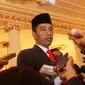 Presiden  Jokowi memberikan keterangan pers perihal insiden yang menimpa penyidik KPK, Novel Baswedan di Istana Merdeka, Jakarta, Selasa (11/4). Menurut Presiden, kejadian ini merupakan hal tragis. (Liputan6.com/Angga Yuniar)