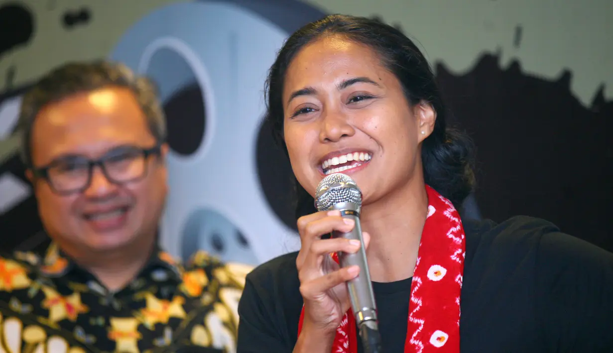 "Kalau secara personal, ya, aku merasa ada peningkatan secara aku jadi bisa bahasa Mandarin," tutur Putri di Gedung Kementerian BUMN, Jakarta Pusat, Jumat (12/1/2018). (Nurwahyunan/Bintang.com)