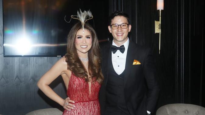 Helena Lim bersama para teman-teman artis