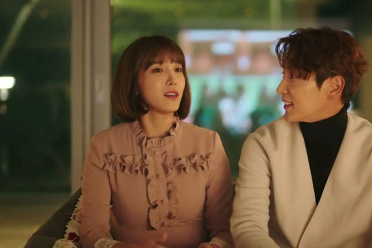 [Bintang] Yuk, mengintip romantisme yang terjalin antara Lee Joon Gi dan Lee Cho Hee di Seven First Kisses.