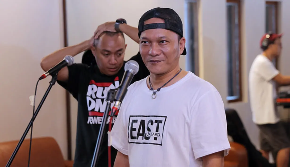 Menurutnya, konser ini menjadi spesial lantaran ia terakhir menggelar konser tunggal 24 tahun silam, atau tepatnya tahun 1994. Penyanyi 47 tahun itu akan menggelar secara intim. (Deki Prayoga/Bintang.com)