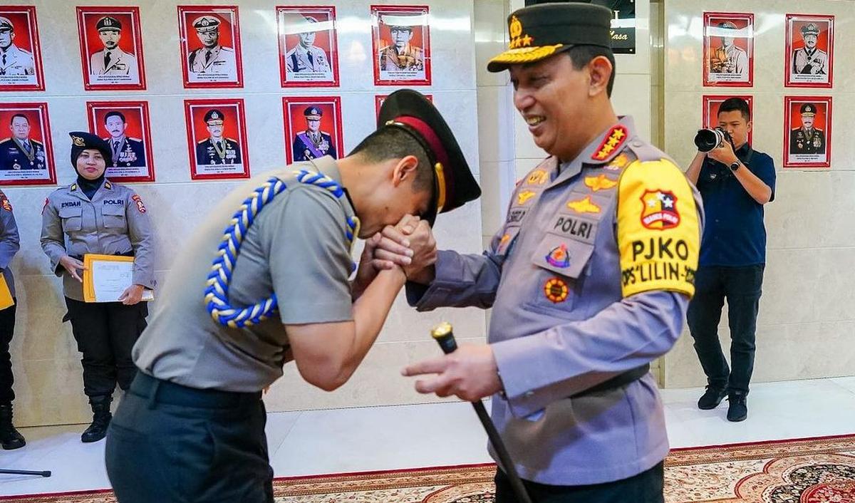 "Happy Birthday, Jenderal ⭐️⭐️⭐️⭐️ @listyosigitprabowo yang ke-55<br>," tulis unggahan.<br>