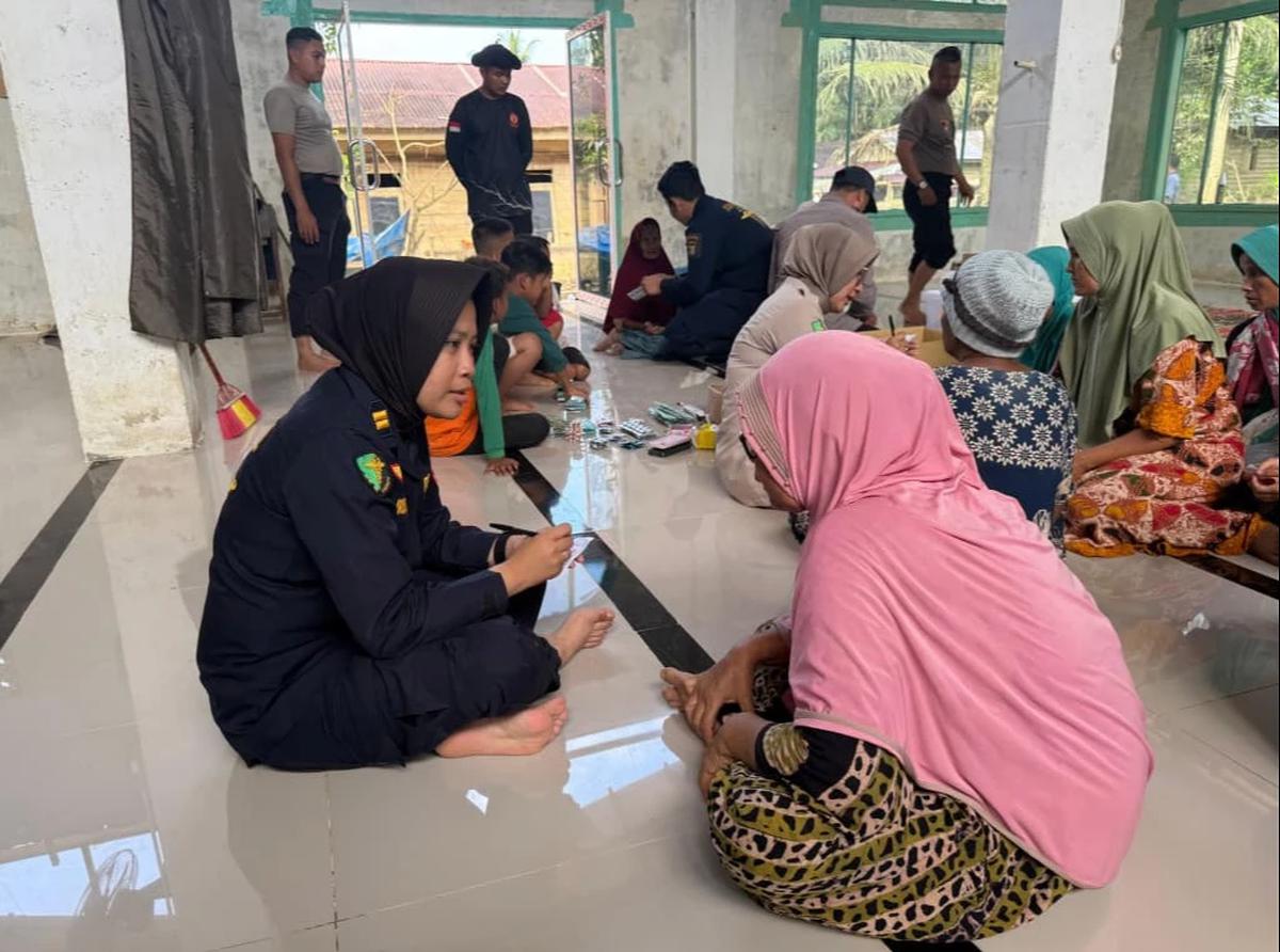 FOTO: Aksi Kemanusiaan Polri Bantu Pemulihan Korban Banjir Aceh