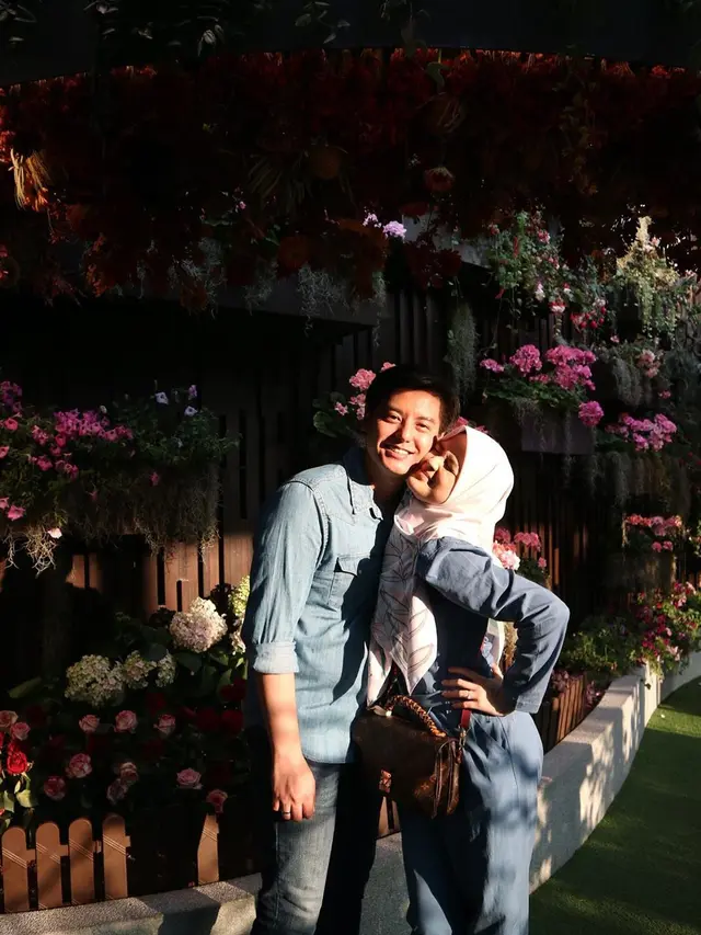 [Fimela] Roger Danuarta dan Cut Meyriska