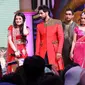 Bintang serial Ranveer dan Ishani, Shakti Arora dan Radhika Madan di acara Pesta Bollywood Indosiar. Turut hadir pedangdut Iis Dahlia dan Zaskia Gotik. (Helmi Affandi/Liputan6.com)