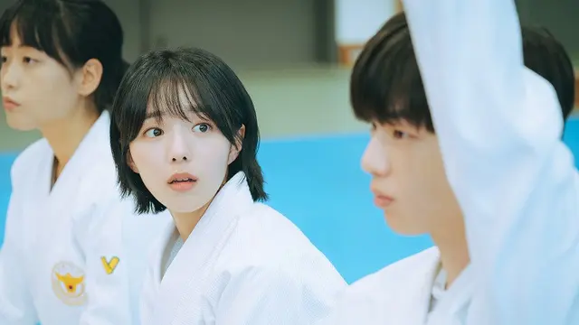Chae Soo Bin dan Kang Daniel dalam "Rookie Cops". (Foto: Disney+ Hotstar)