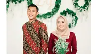 5 Potret Romantis Bek Tangguh Persebaya, Hansamu Yama Bersama Sang Istri (sumber: Instagram.com/hannsamuyama)