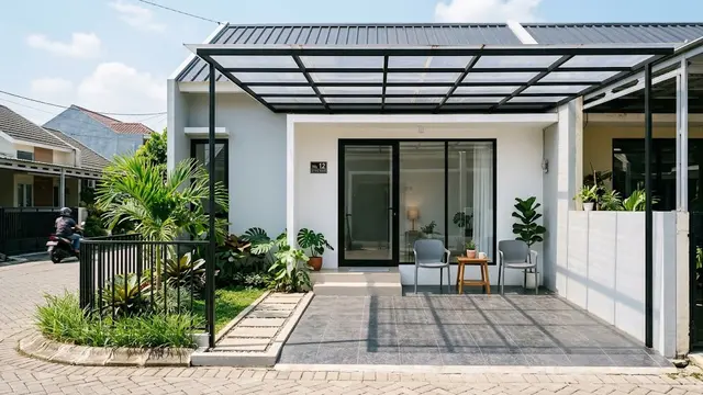 Kanopi Transparan dengan Rangka Hitam