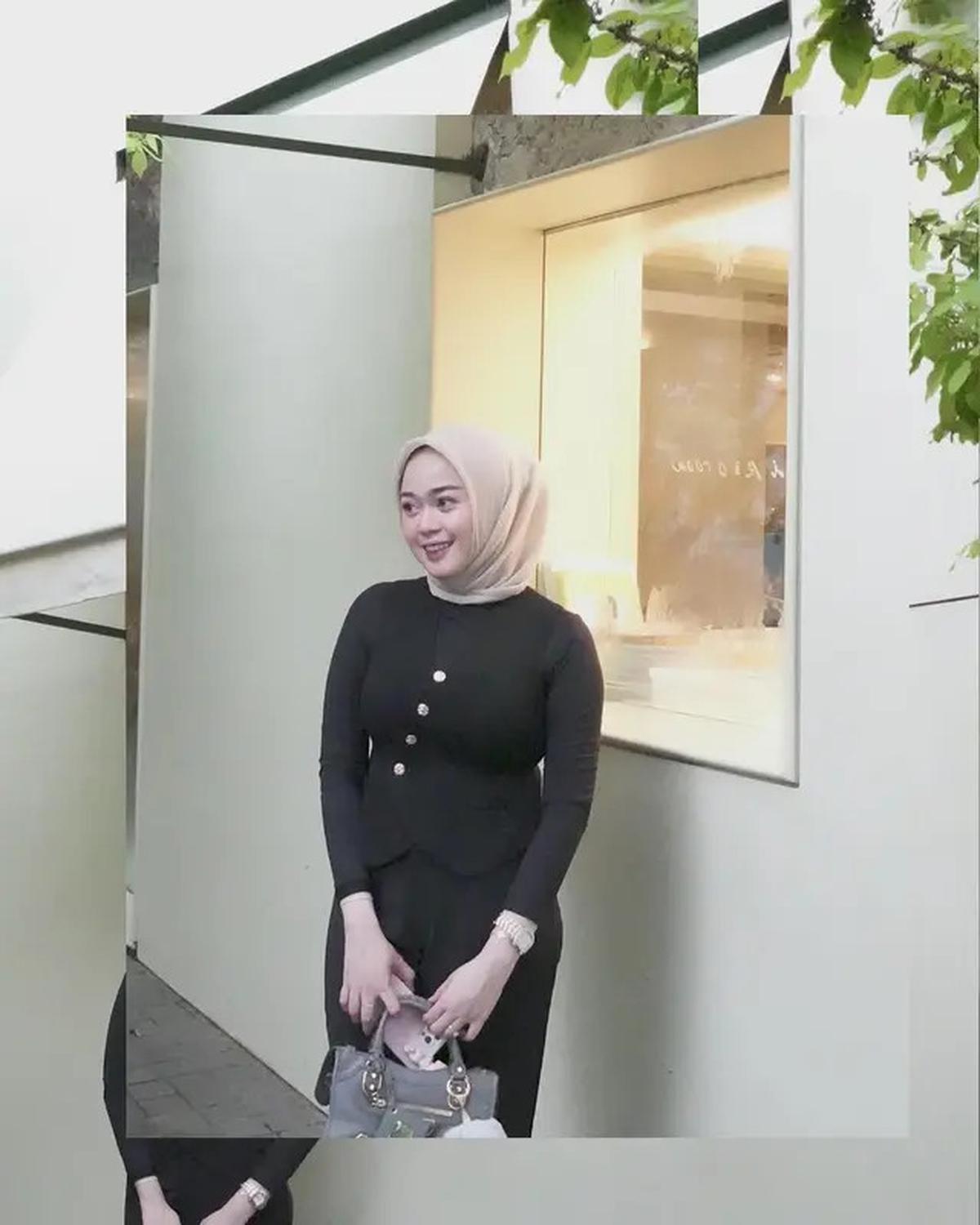 7 Potret Limbad Rayakan Ultah Istri, Kekompakan Dua Putrinya Curi Perhatian