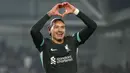 Pemain Liverpool, Darwin Nunez melakukan selebrasi setelah mencetak gol kemenangan dalam laga lanjutan Liga Inggris 2024/2025 melawan Brentford di Gtech Community Stadium, London, Inggris, Minggu (19/01/2025) WIB. (AP Photo/Kirsty Wigglesworth)