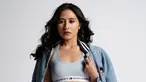 Prilly Latuconsina tampak memukau dalam foto terbarunya yang diunggah di media sosial. Mengenakan sport bra berwarna abu-abu dari merek ternama, Prilly memamerkan perut ratanya yang kencang dan berotot. Jaket denim yang dikenakannya semakin mempertegas kesan sporty namun tetap stylish. (Liputan6.com/IG/@prillylatuconsina96)