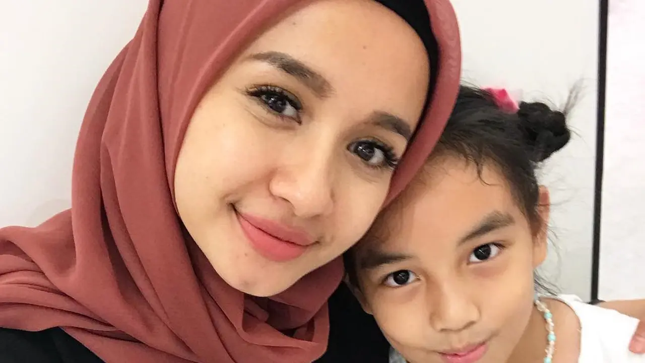 Laudya Cynthia Bella dan Engku Aleesya