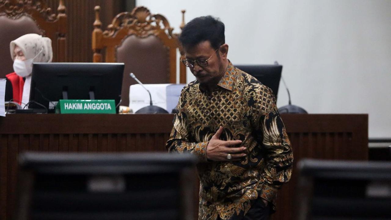 FOTO: Ekspresi SYL Dituntut 12 Tahun Penjara, Hal Memberatkan Korupsi dengan Motif Tamak
