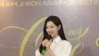 Pesona Cantik Kim Ji Won Sampai Bikin Yoo Jae Suk Terpukau