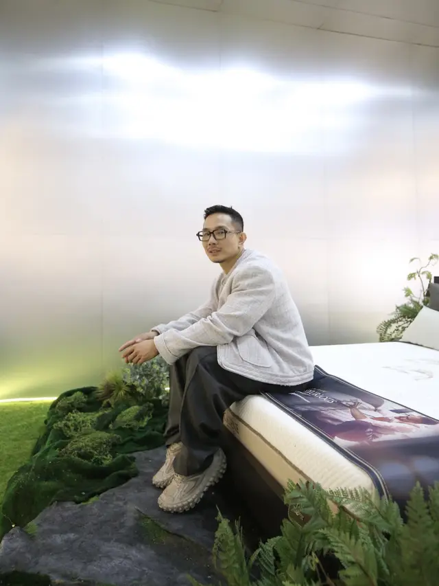 Hian Tjen berkolaborasi dengan Lady Americana ciptakan tempat tidur nyaman bernilai seni. [Fimela/Daniel Kampua]