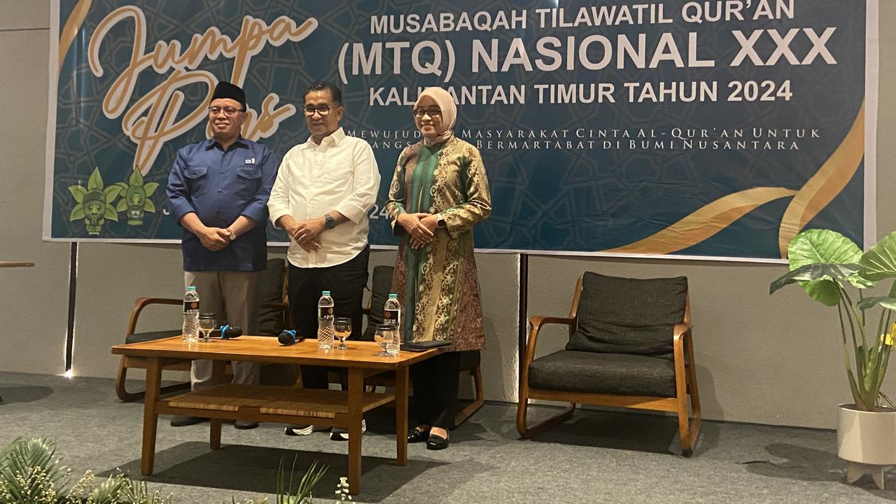 (Dari kiri- kanan) Direktur Penerangan Agama Islam Kemenag RI Ahmad Zayadi, Pj Gubernur Kalimantan Timur Akmal Malik, Sekda Pemprov Kalimantan Timur Sri Wahyuni.