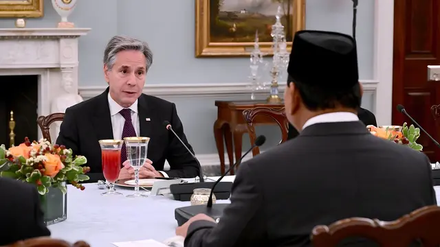 Presiden Prabowo Subianto saat menghadiri jamuan makan malam bersama Menteri Luar Negeri Amerika Serikat (AS) Antony Blinken di American Foreign Service Association, Washington DC, Senin malam (11/11/2024). (Foto: Biro Pers Setpres)