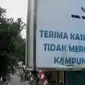 Sejumlah spanduk maupun papan pemberitahuan juga menegaskan jika kampung ini adalah wilayah bebas asap rokok. 