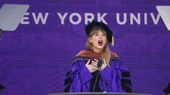 Taylor Swift Wisuda, Raih Gelar Doktor Kehormatan dari New York University