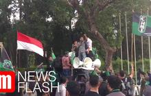 VIDEO: Mahasiswa Kembali Gelar Unjuk Rasa di Depan Gedung DPR