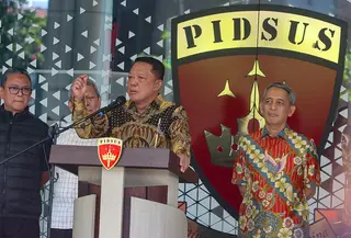 Jaksa Agung Muda Tindak Pidana Khusus (Jampidsus) Febrie Adriansyah memberikan keterangan pers di Gedung Bundar, Kejaksaan Agung, Jakarta, Jumat (10/7/2026). (KLY/ Budy Santoso)