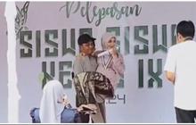 Viral Siswi SMP Digendong Ayah di Momen Kelulusan karena Patah Tulang Usai Kecelakaan, Bikin Haru