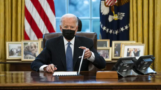 FOTO: Joe Biden Batalkan Larangan Transgender Masuk Militer AS Era Donald Trump