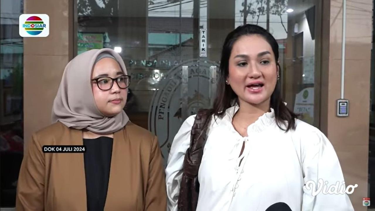 Kondisi Hamil Besar, Tengku Dewi Jalani Sidang Cerai dengan Andrew Andika 'Kasus ini Tidak ada Komunikasi Sama Sekali