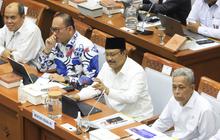 VIDEO: DPR Tanya Mensos Nasib Rakyat Penerima Bansos "Mereka Dikasih Terus, Apa Sudah Tak Miskin?"