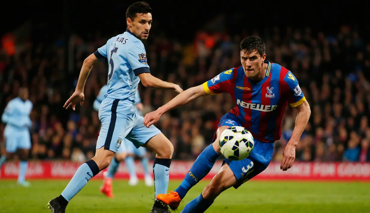 Duel panas terjadi di laga Liga Premier Inggris antara Crystal Palace dengan Manchester City di Selhurst Park Stadium, Inggris ( 6/4/2015). Crystal Palace menang 2-1 atas Manchester City. (Reuters/John Sibley)