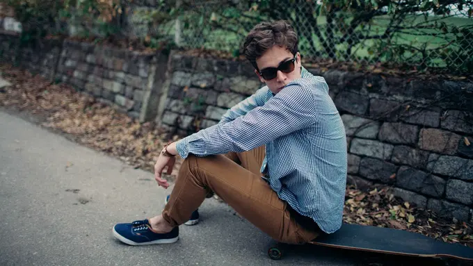 [Bintang] Bukan Nggak Cinta, Ini Sederet Alasan Cowok Diam Saja Saat Ceweknya Marah