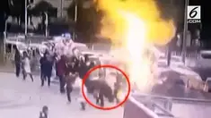 Insiden balon helium meledak di Wuhan, China, melukai dua orang, salah satunya seorang balita.