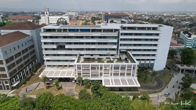 Rumah Sakit Umum Pusat (RSUP) Dr. Sardjito di Sleman, Yogyakarta, resmi dibuka pada Rabu (28/8), oleh Presiden Republik Indonesia, Joko Widodo