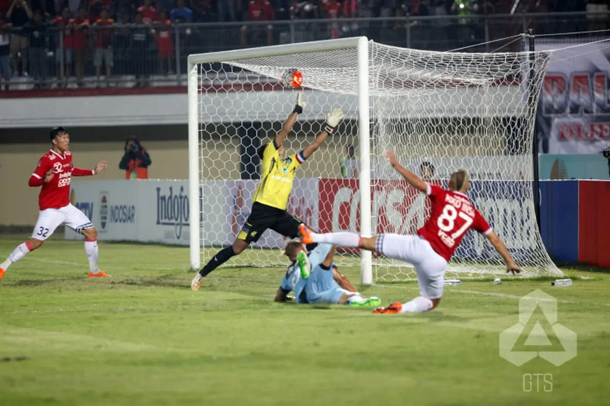 Bali United vs Persela