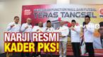 Komedian Narji resmi masuk ke dunia politik Indonesia. Setelah sempat dikabarkan masuk partai Demokrat, Narji ternyata berlabuh ke Partai Keadlian Sejahtera (PKS).