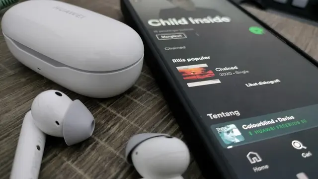 Huawei FreeBuds SE (Liputan6.com/Giovani Dio Prasasti)