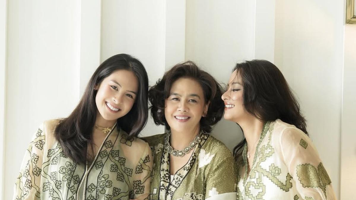 Parade Busana Lebaran Bernuansa Hijau dari Maudy Ayunda, hingga Nikita Willy