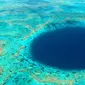 Terkuak, Misteri Lubang Raksasa di Great Barrier Reef Australia  (Instagram @Johny Gaskell/Daily Mail)