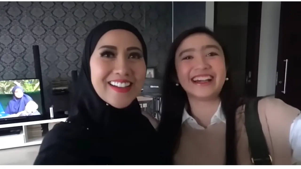 6 Momen Kedekatan Febby Rastanty dan Venna Melinda, Bak Anak Kandung
