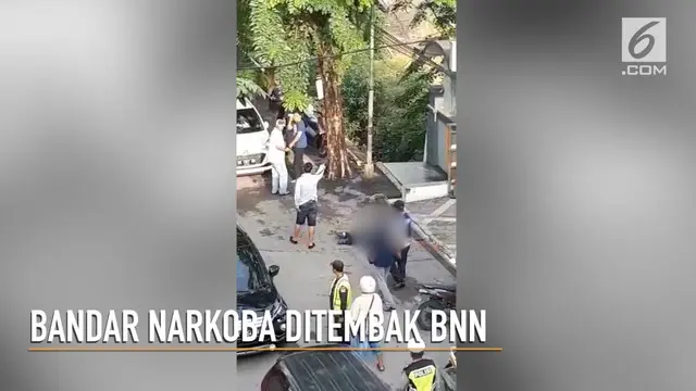 Seorang pria yang diduga bandar Narkoba, ditembak oleh petugas BNN di dekat sekolah Prime One School, Medan.