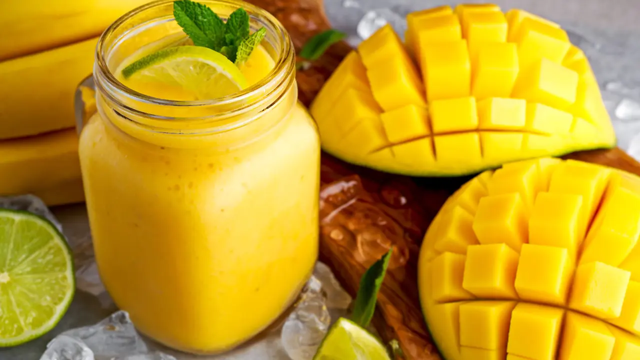 Ilustrasi smoothies mangga