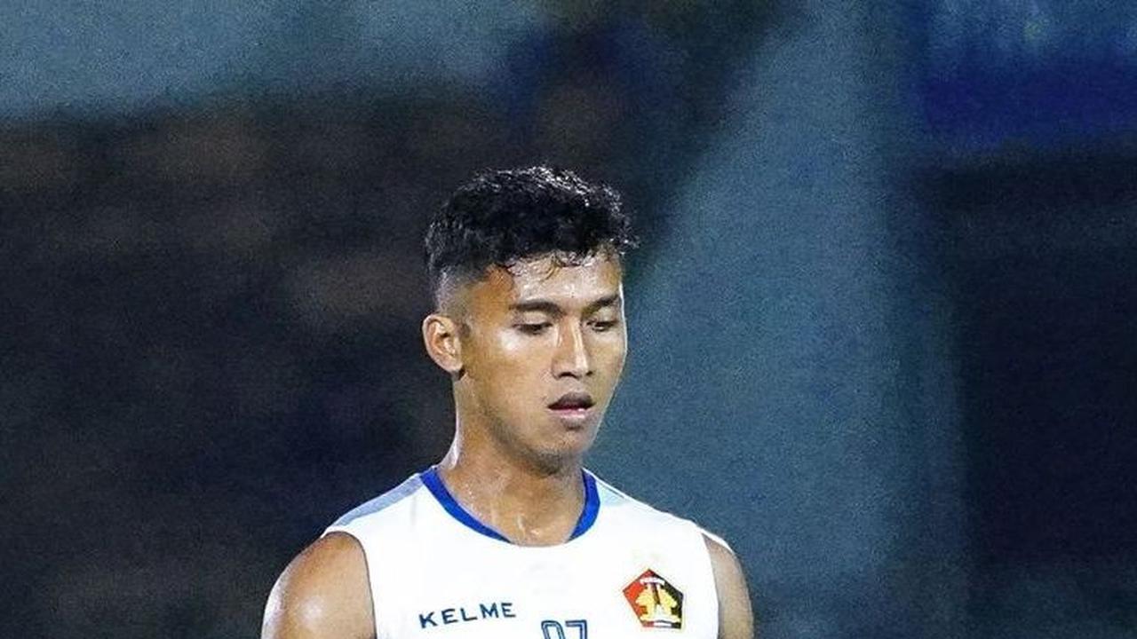 Lebih Dekat dengan Mohammad Khanafi Striker Persik Kediri, Begini Kehidupannya Bareng Anak dan Istri